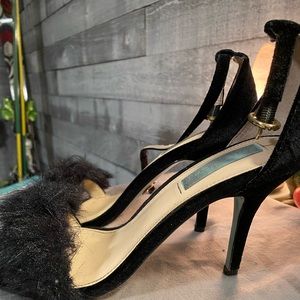 CUTEST HOCO SHOES EVER OR PERFECT FOR DATE NIGHT!! BETSEY JOHNSON FAUX FUR HEALS